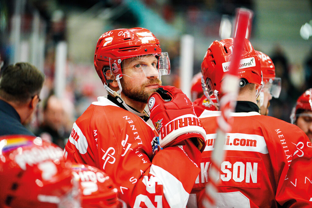 Filip Riska during a Vaasan Sport game.