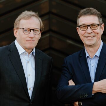 KWH Logistic's CEO Jaokim Laxåback and ESQ Director Petri Lehtipuu.