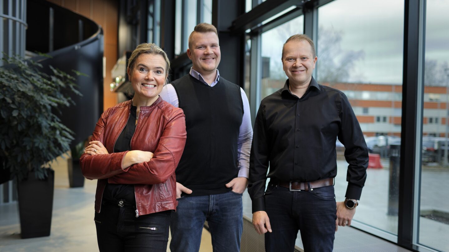 Mirka's Marketing Director Nina Nyman, Production Manager at the Power Tools & Ploshing Unit Markku Kalliosaari, and General Manager at the Power Tools Development Unit Veli-Pekka Västi.